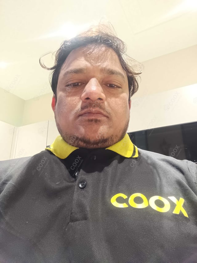 Chef from COOX at bookings. Professional cooks chefs at home