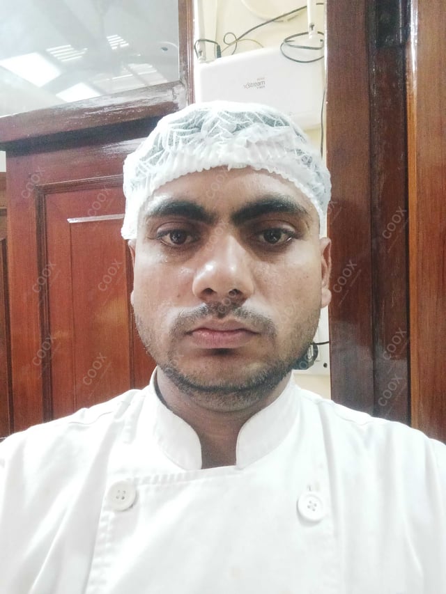 Chef from COOX at bookings. Professional cooks chefs at home