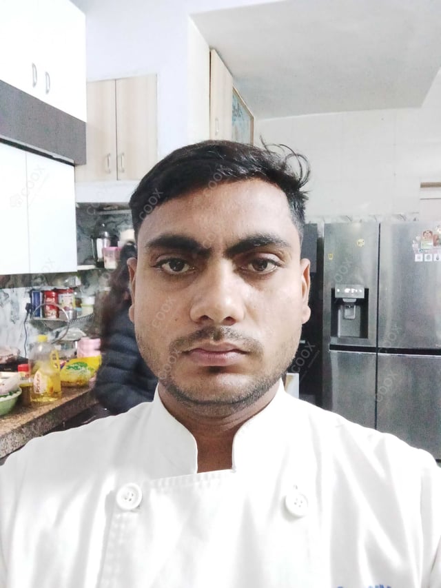 Chef from COOX at bookings. Professional cooks chefs at home
