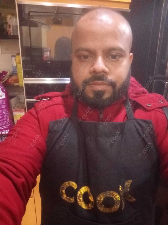 Chef from COOX at bookings. Professional cooks chefs at home