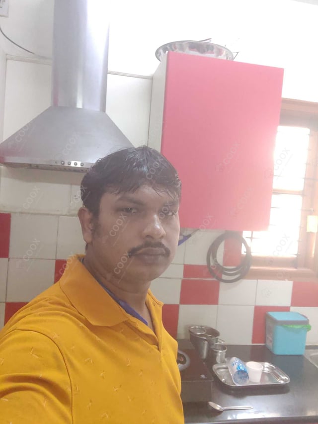 Chef from COOX at bookings. Professional cooks chefs at home