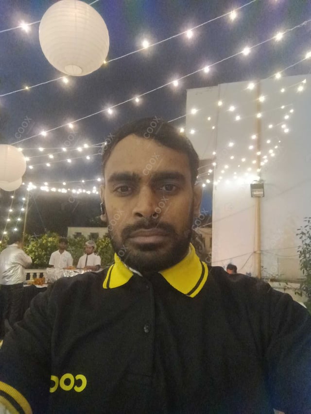 Chef from COOX at bookings. Professional cooks chefs at home