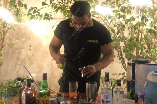 Chef from COOX at bookings. Professional cooks chefs at home
