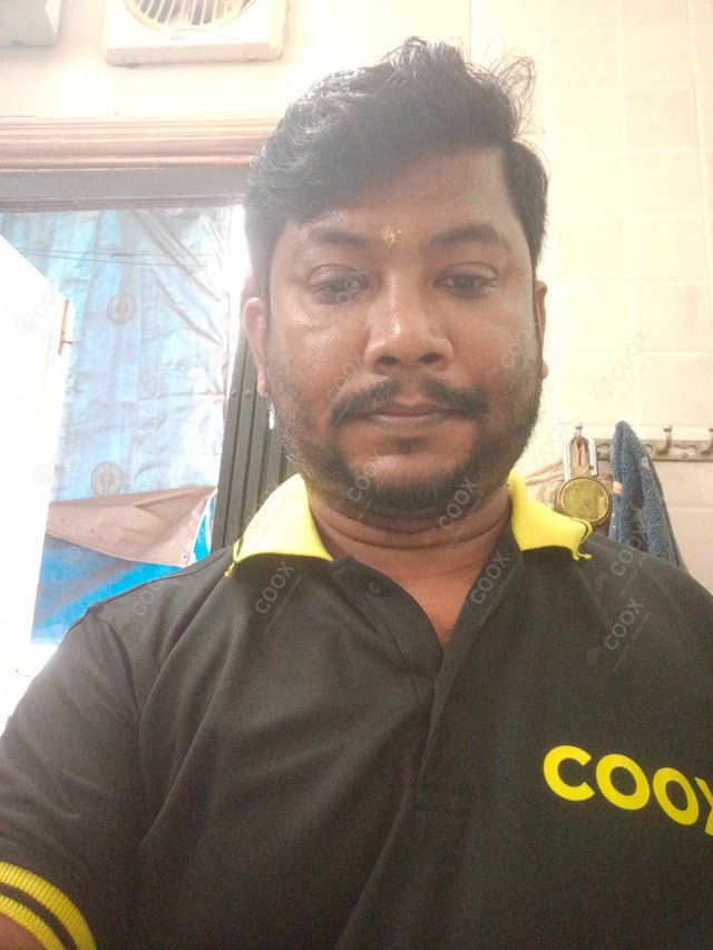 Chef from COOX at bookings. Professional cooks chefs at home