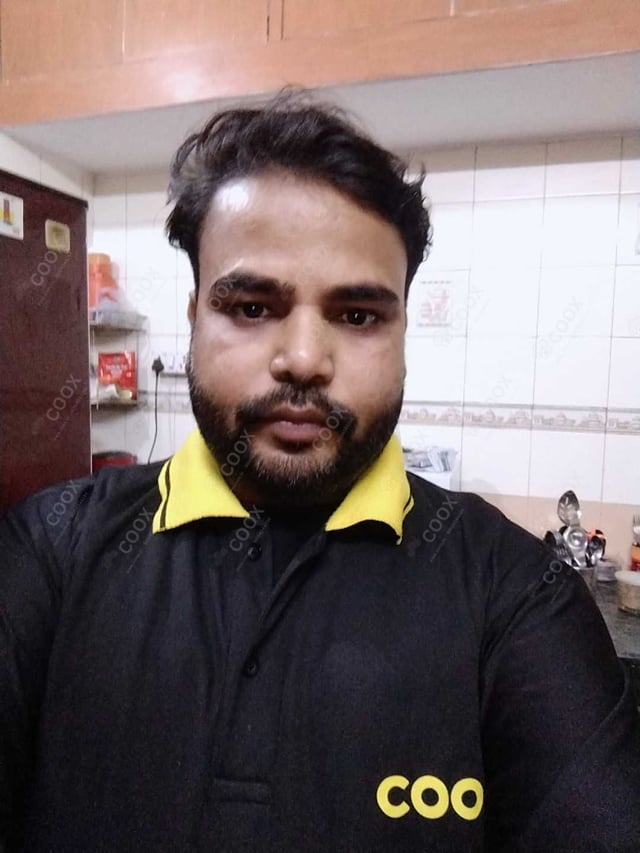 Chef from COOX at bookings. Professional cooks chefs at home