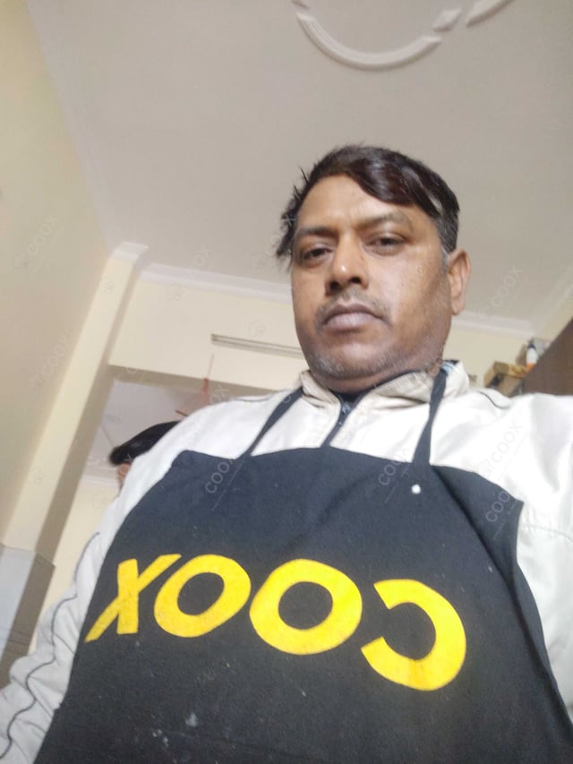 Chef from COOX at bookings. Professional cooks chefs at home