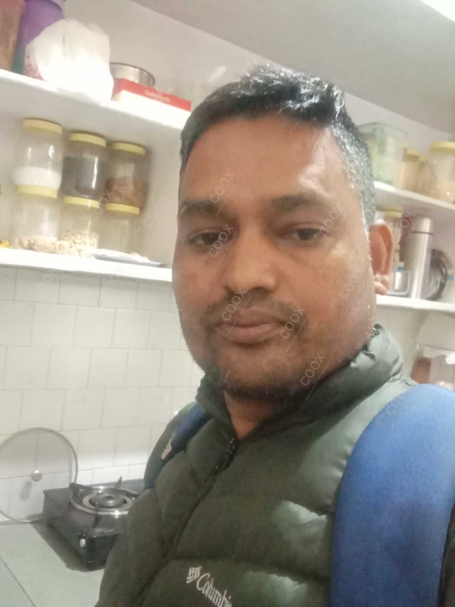 Chef from COOX at bookings. Professional cooks chefs at home