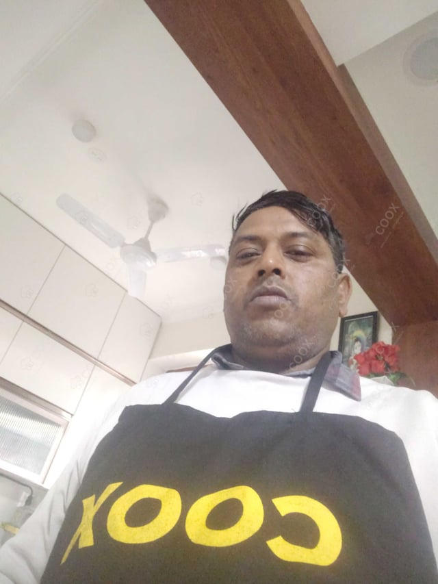 Chef from COOX at bookings. Professional cooks chefs at home