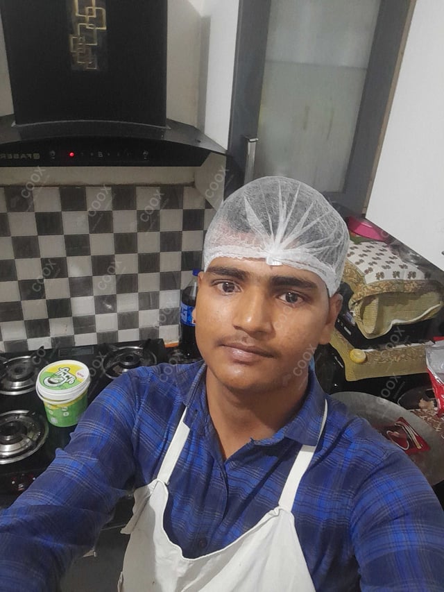 Chef from COOX at bookings. Professional cooks chefs at home