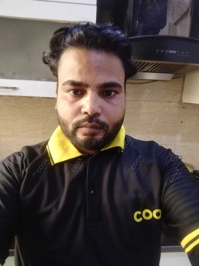 Chef from COOX at bookings. Professional cooks chefs at home