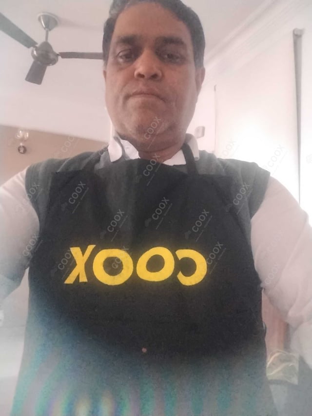 Chef from COOX at bookings. Professional cooks chefs at home