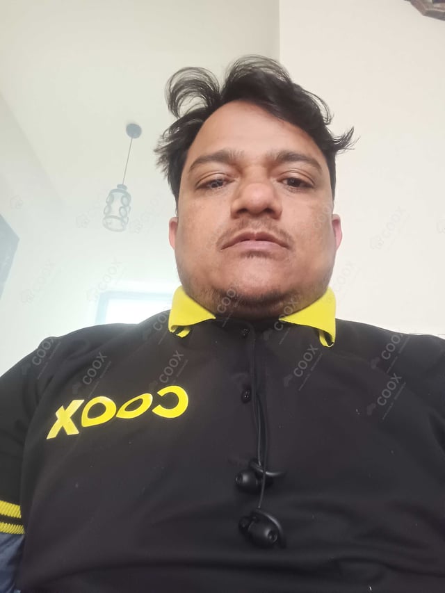 Chef from COOX at bookings. Professional cooks chefs at home