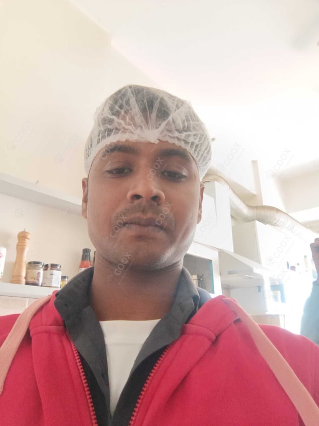 Chef from COOX at bookings. Professional cooks chefs at home