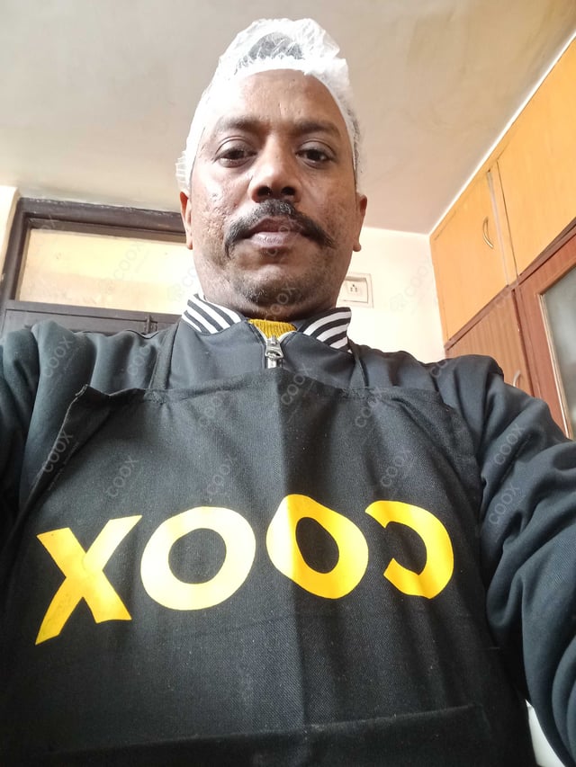 Chef from COOX at bookings. Professional cooks chefs at home