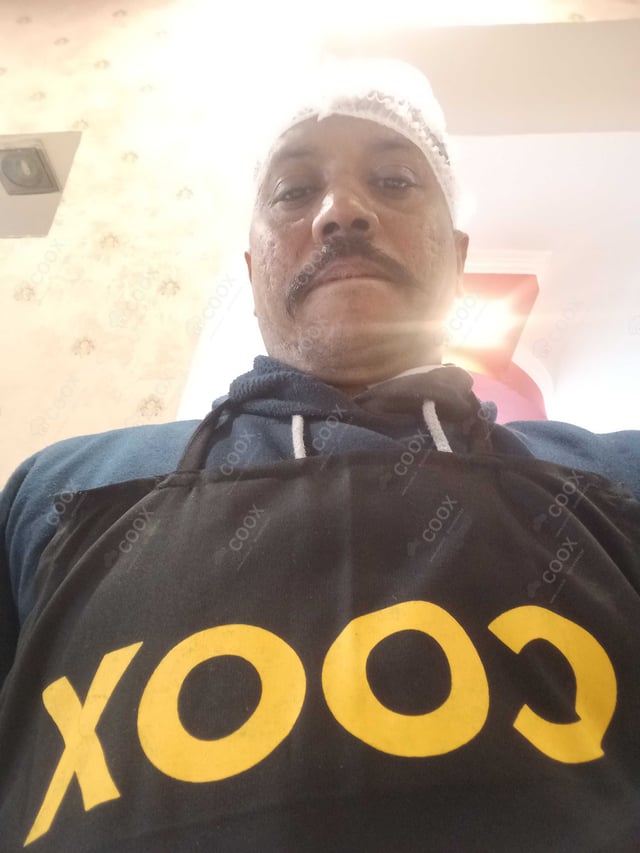 Chef from COOX at bookings. Professional cooks chefs at home