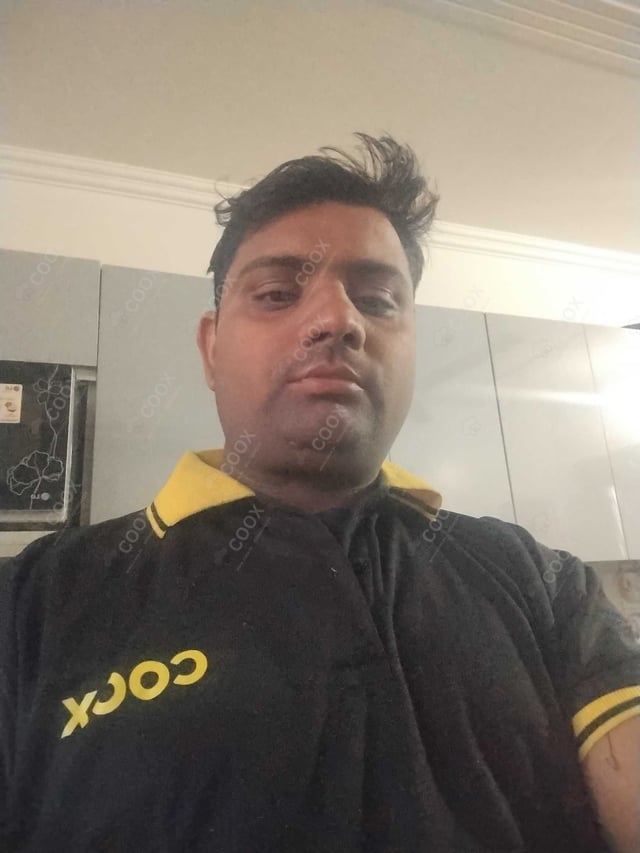Chef from COOX at bookings. Professional cooks chefs at home