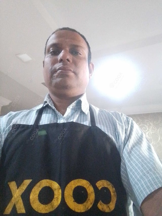 Chef from COOX at bookings. Professional cooks chefs at home