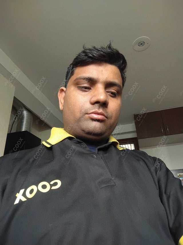 Chef from COOX at bookings. Professional cooks chefs at home