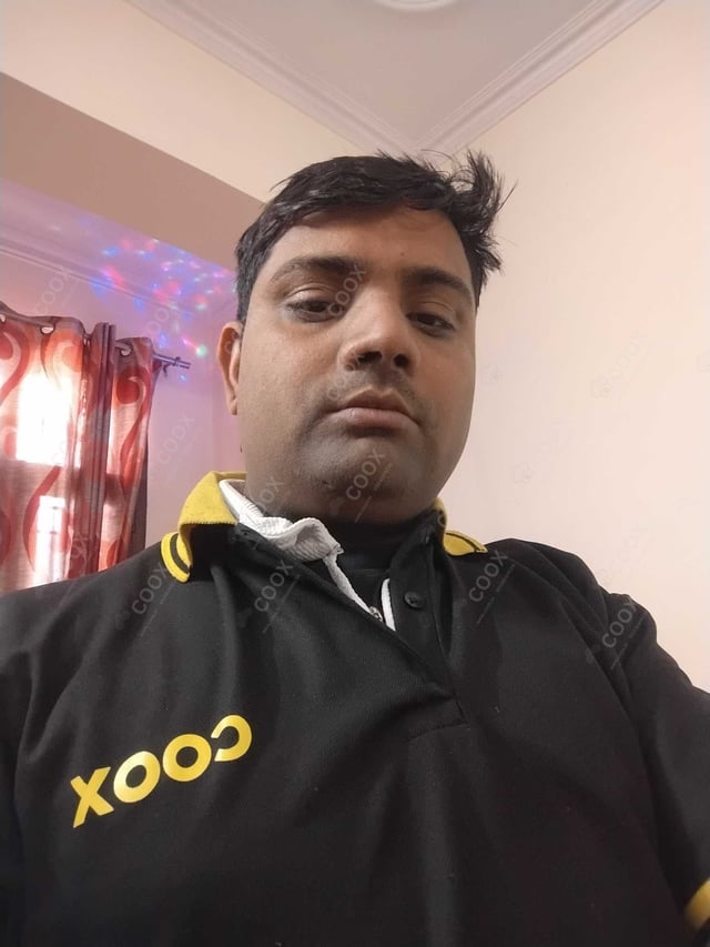 Chef from COOX at bookings. Professional cooks chefs at home