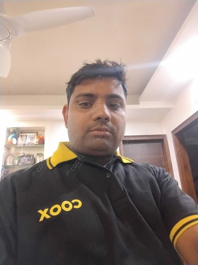 Chef from COOX at bookings. Professional cooks chefs at home