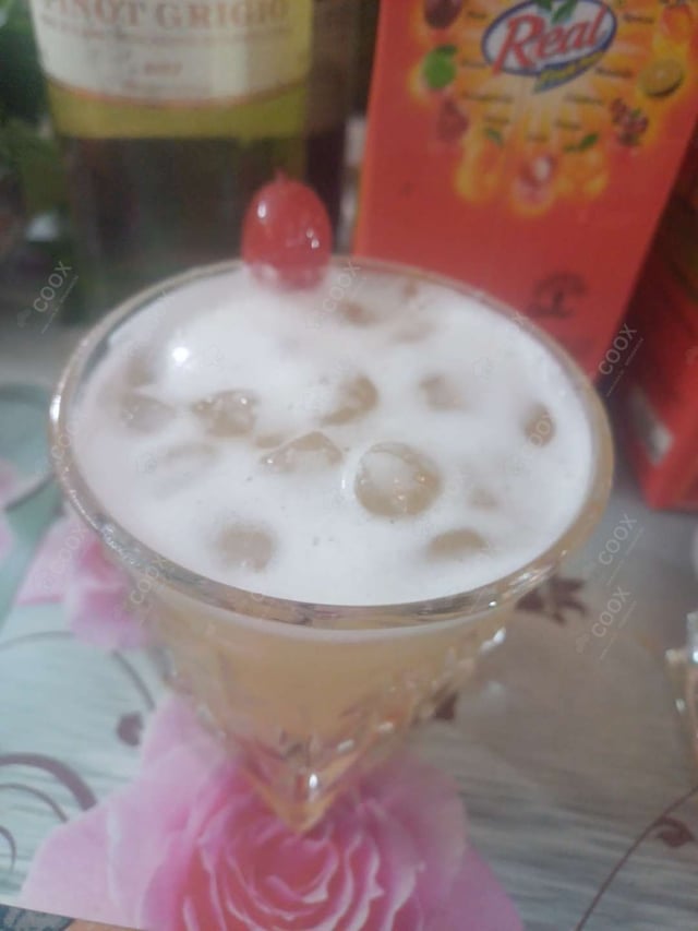 Delicious Whiskey Sour prepared by COOX