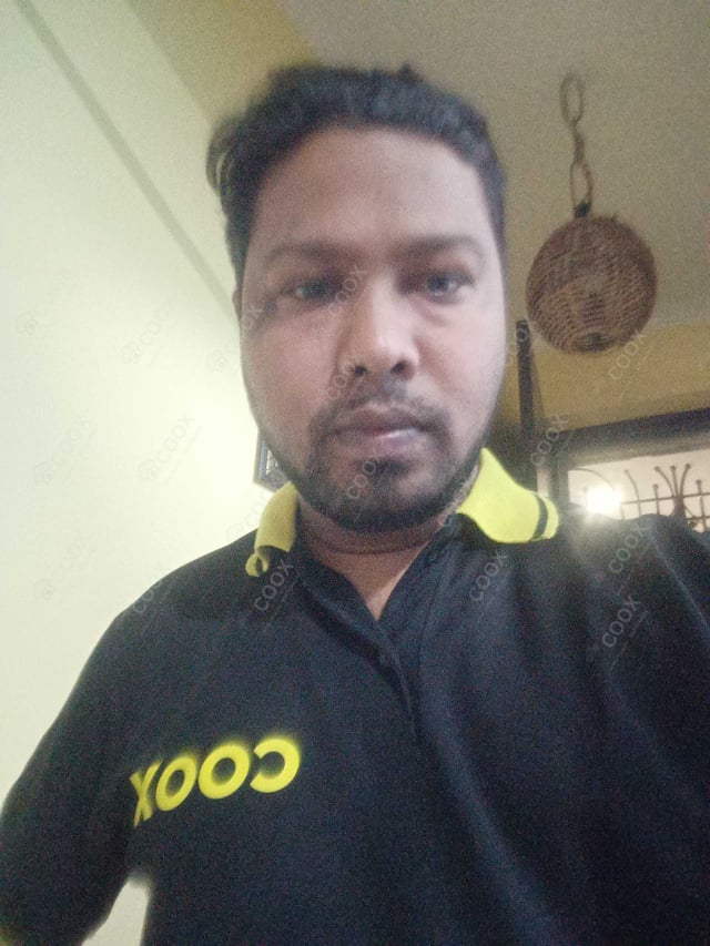 Chef from COOX at bookings. Professional cooks chefs at home