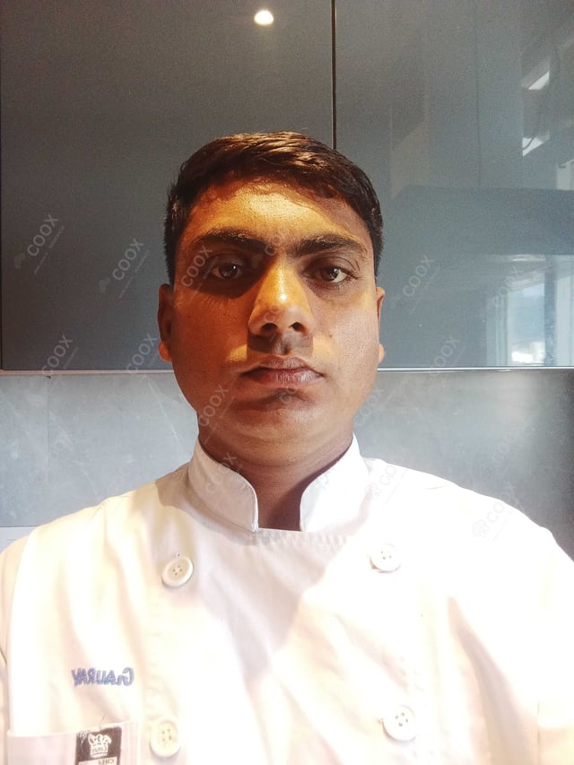 Chef from COOX at bookings. Professional cooks chefs at home
