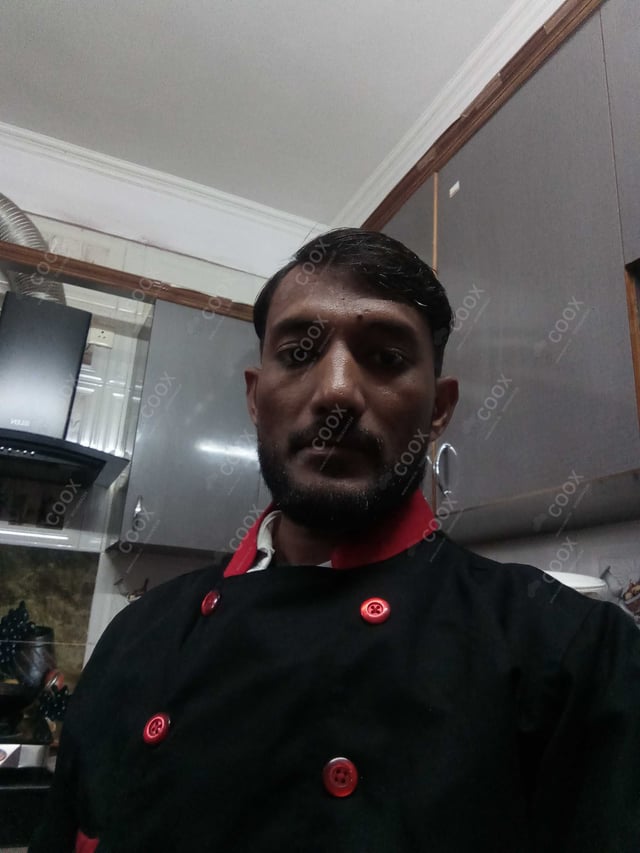 Chef from COOX at bookings. Professional cooks chefs at home