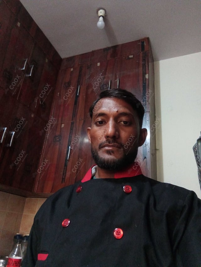 Chef from COOX at bookings. Professional cooks chefs at home