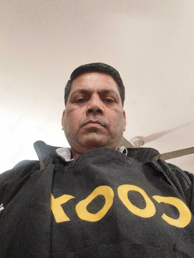 Chef from COOX at bookings. Professional cooks chefs at home