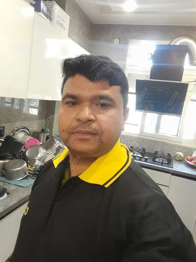 Chef from COOX at bookings. Professional cooks chefs at home