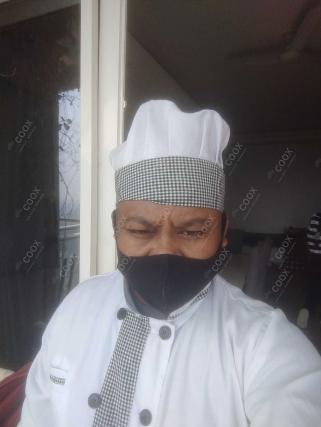 Chef from COOX at bookings. Professional cooks chefs at home