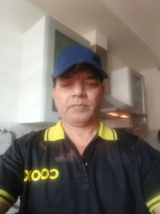 Chef from COOX at bookings. Professional cooks chefs at home