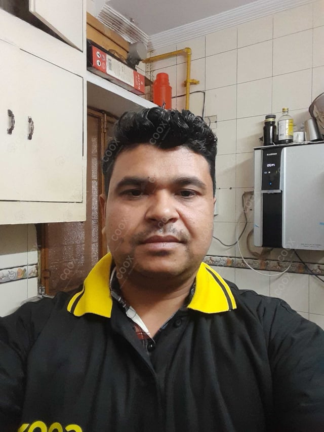Chef from COOX at bookings. Professional cooks chefs at home