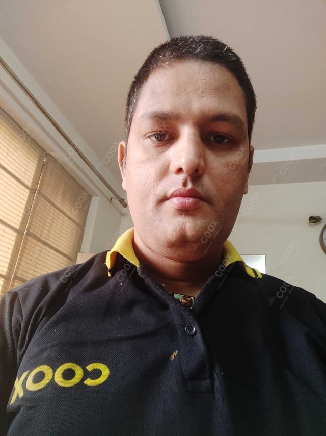 Chef from COOX at bookings. Professional cooks chefs at home