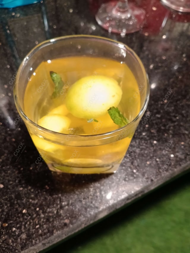 Delicious Whiskey Sour prepared by COOX