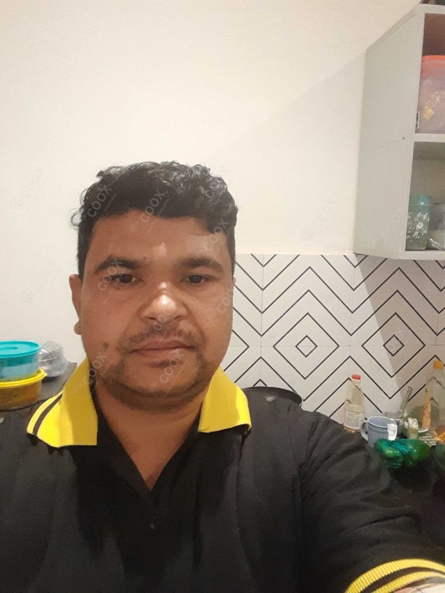 Chef from COOX at bookings. Professional cooks chefs at home