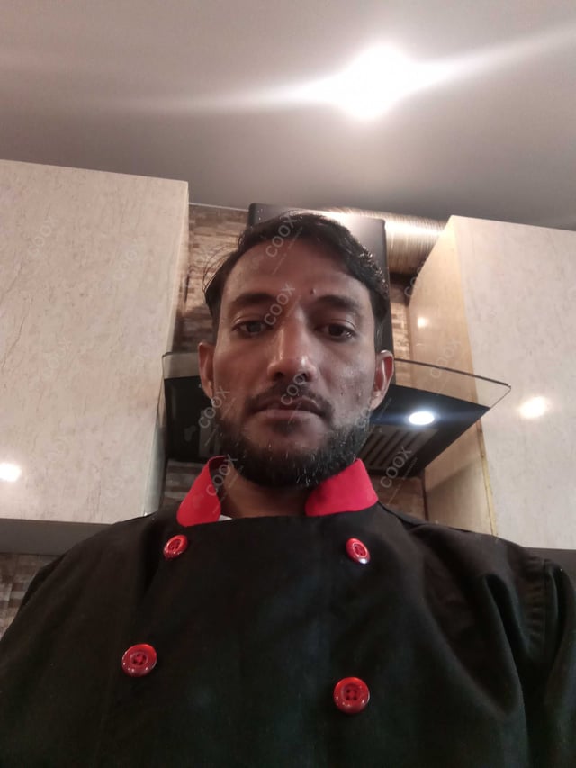 Chef from COOX at bookings. Professional cooks chefs at home