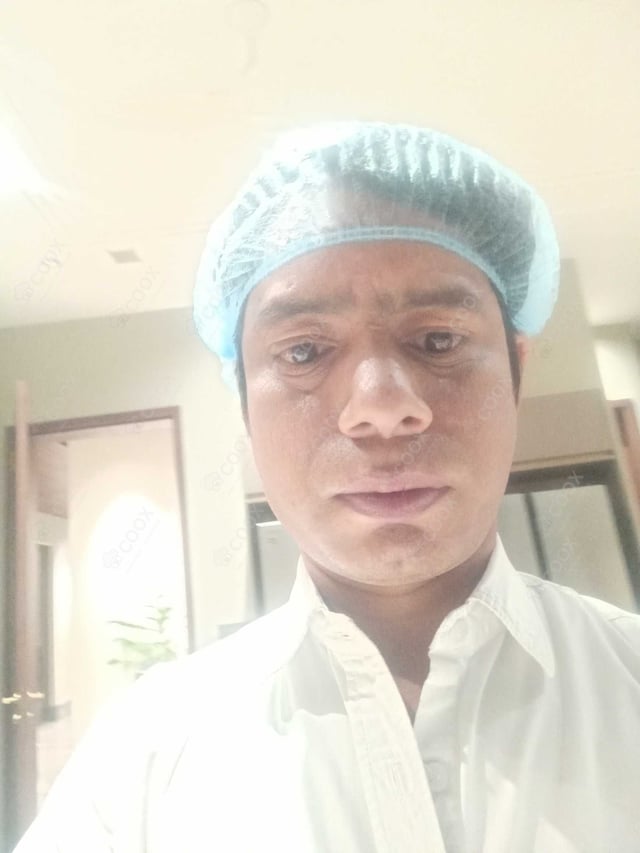 Chef from COOX at bookings. Professional cooks chefs at home