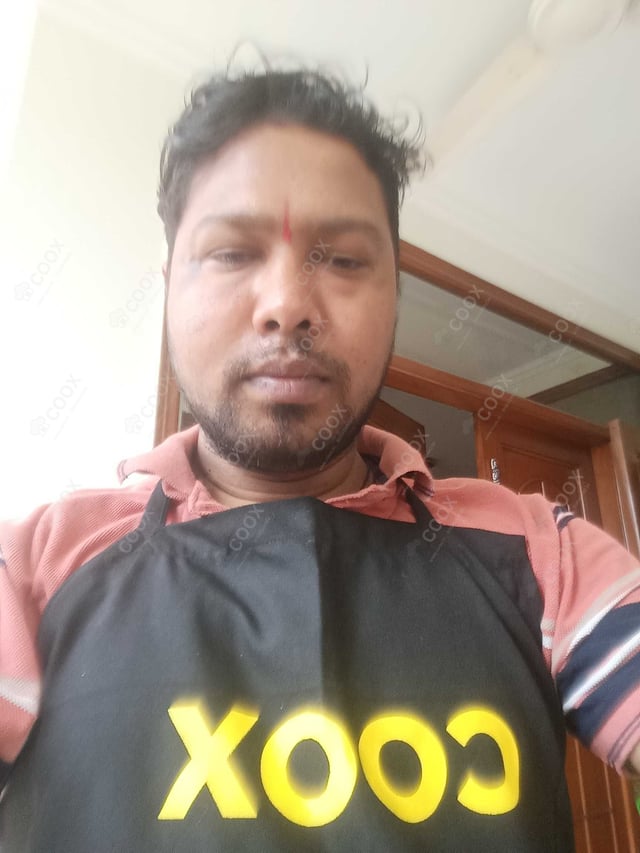 Chef from COOX at bookings. Professional cooks chefs at home
