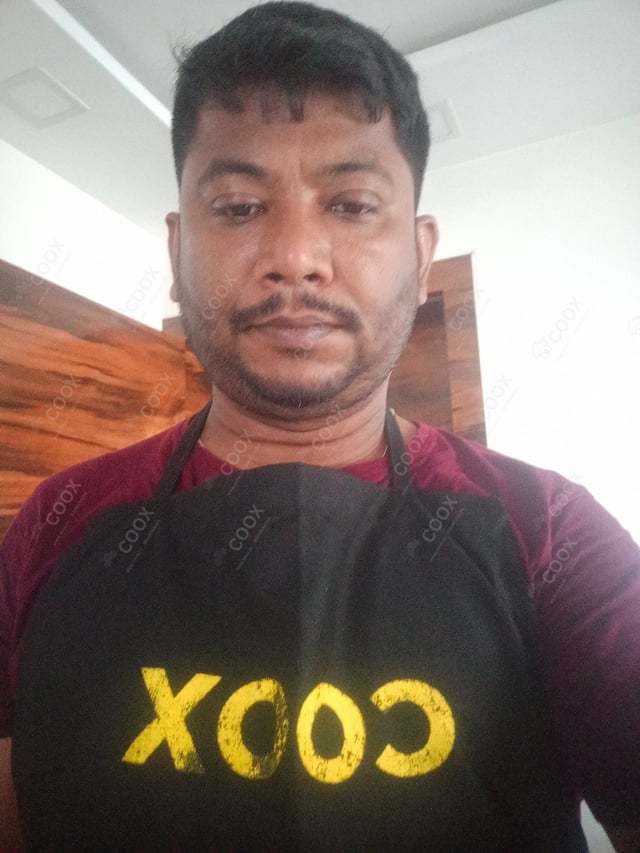 Chef from COOX at bookings. Professional cooks chefs at home
