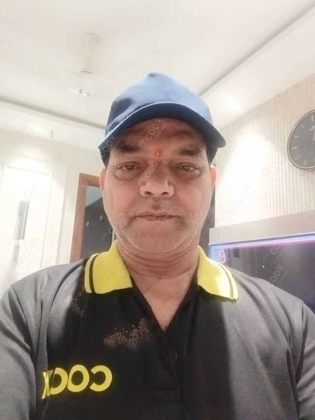Chef from COOX at bookings. Professional cooks chefs at home