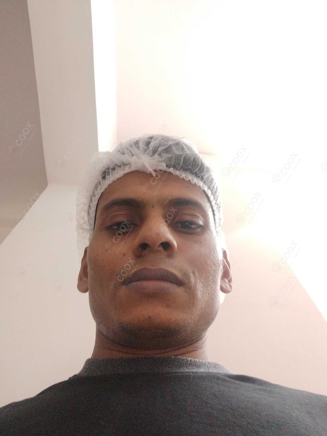 Chef from COOX at bookings. Professional cooks chefs at home