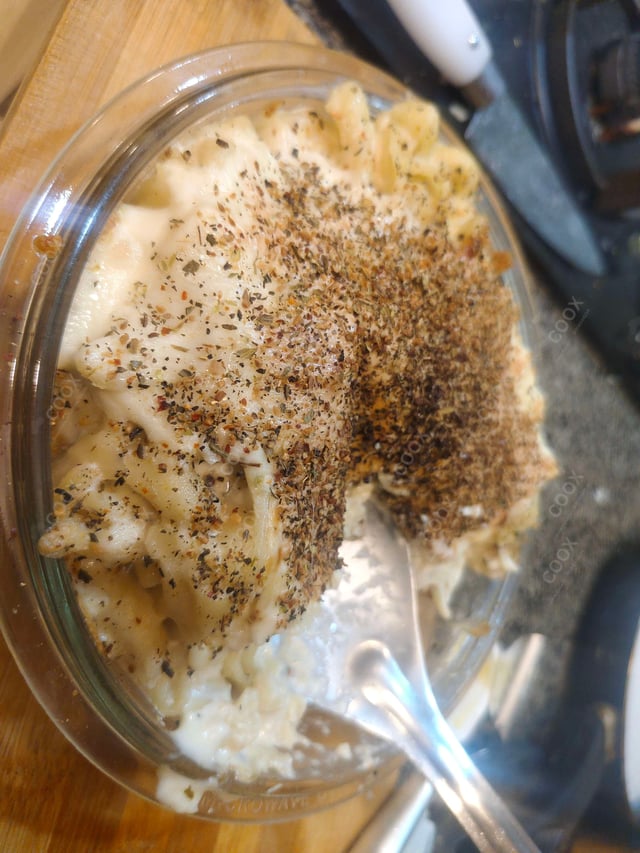 Delicious Mac and Cheese prepared by COOX