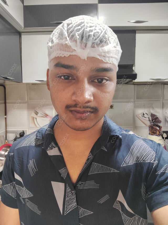 Chef from COOX at bookings. Professional cooks chefs at home