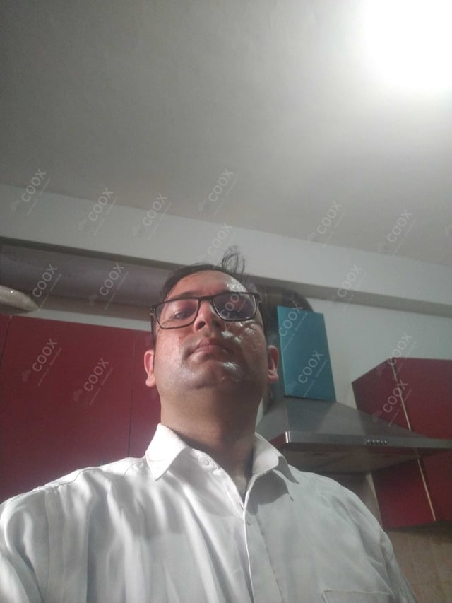 Chef from COOX at bookings. Professional cooks chefs at home