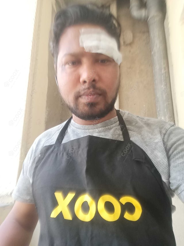 Chef from COOX at bookings. Professional cooks chefs at home