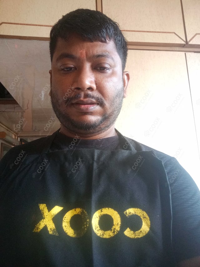 Chef from COOX at bookings. Professional cooks chefs at home
