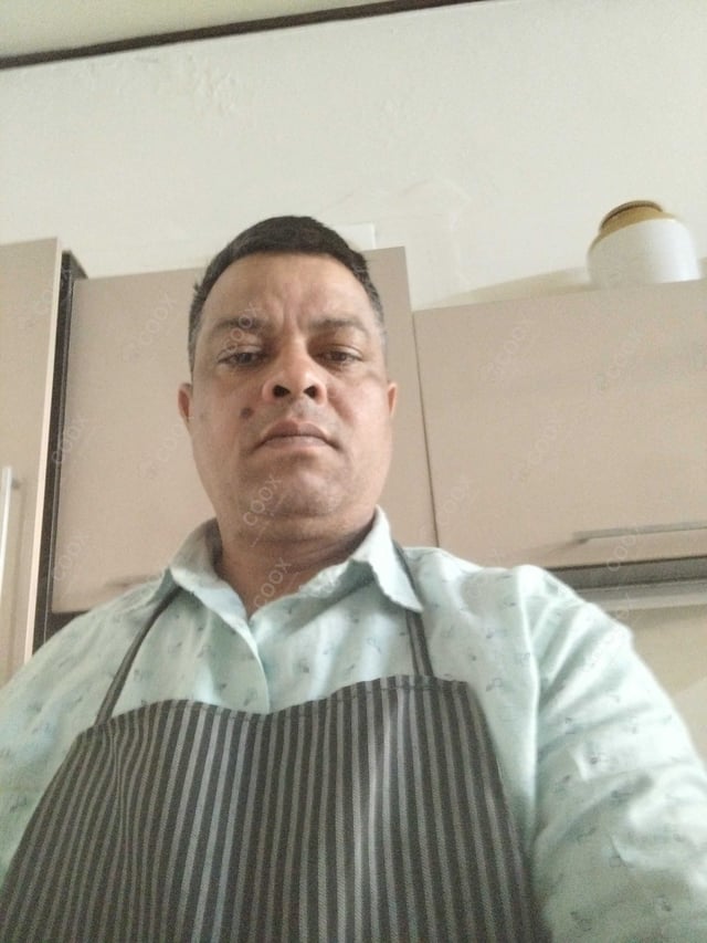 Chef from COOX at bookings. Professional cooks chefs at home