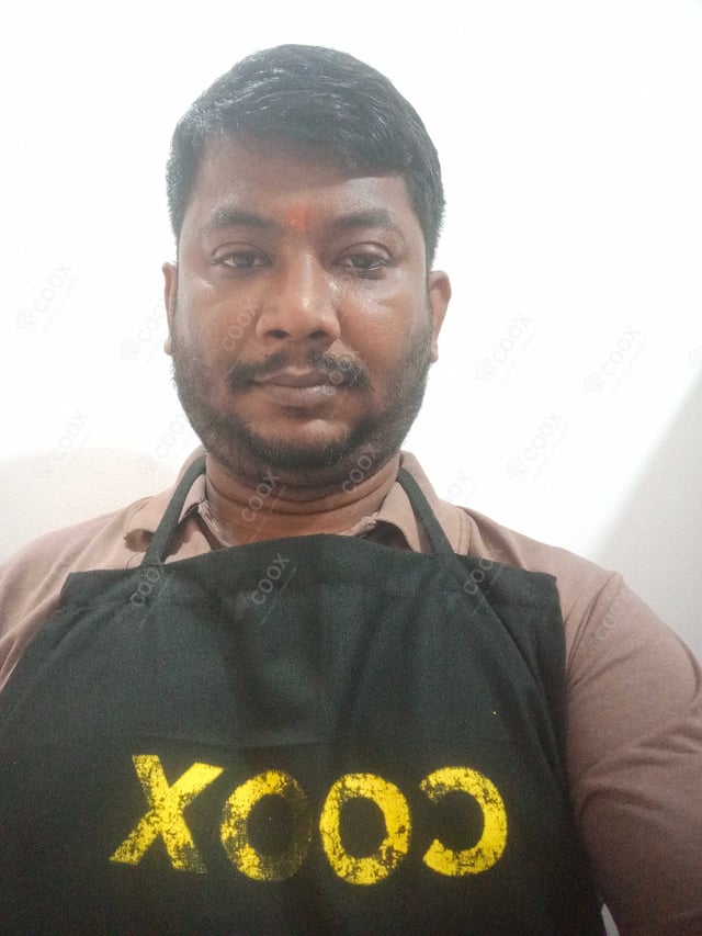 Chef from COOX at bookings. Professional cooks chefs at home